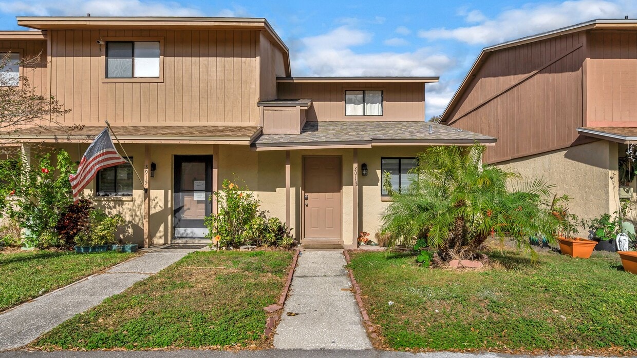 Spacious 1-bedroom, 1.5-bath, two-story Ki... - Spacious 1-bedroom, 1.5-bath, two-story Ki...