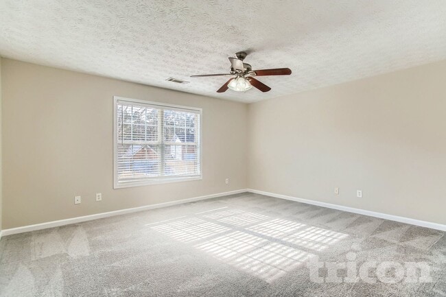 Photo - 35 Trelawney Ln