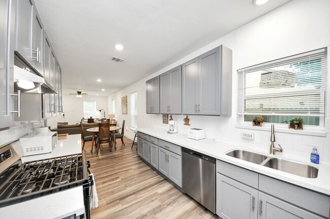 Photo - 6917 Rook Blvd