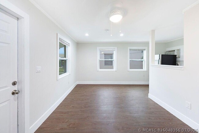 1883 Smith Dr Unit 2