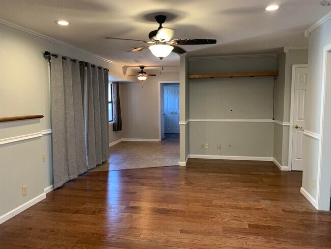 Photo - 2902 McNiel Ave