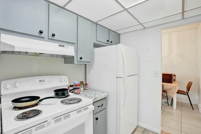 Building Photo - 640 NW 13th St Unit #25 Rental
