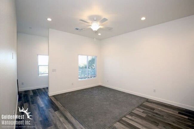 Photo - Modern 4Bdm 4.5 Ba Townhome in Desirable Las Vegas Community