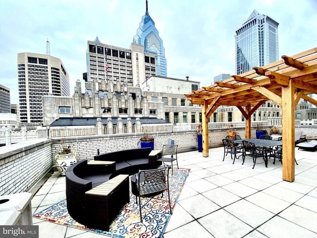 Photo - 1600-18 Arch St Apartment Unit 910