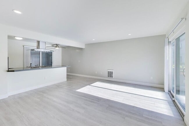 Photo - 1662 Hollenbeck Ave Unit 06