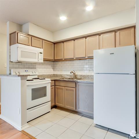 Building Photo - 9809 Walnut St Unit 306 Rental