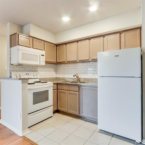 Building Photo - 9809 Walnut St Unit 306 Rental