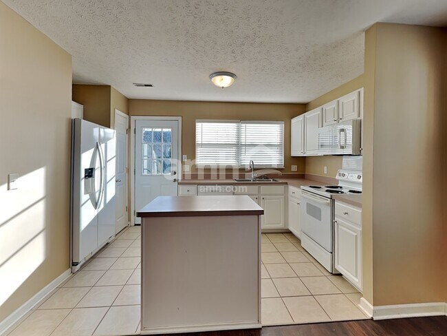 Photo - 1700 Stone Hollow Ct