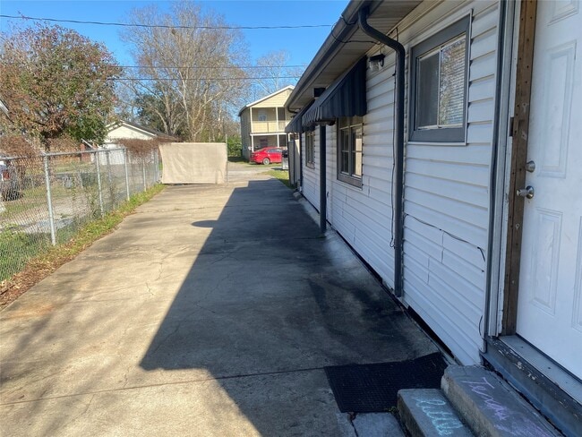 Photo - 4008 Elmwood St