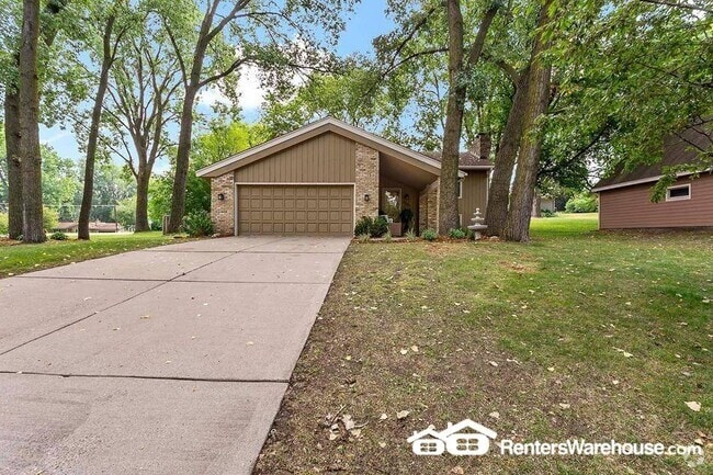 Building Photo - 3004 Pine Ridge Dr Rental