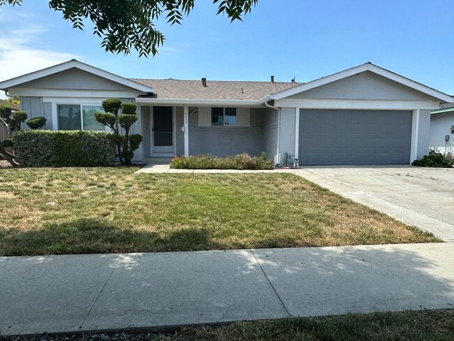 Beautifully Renovated 4 Bedroom 2 Bath Hom... - Beautifully Renovated 4 Bedroom 2 Bath Hom... Casa
