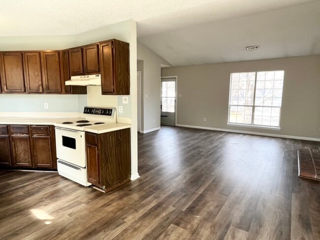 Photo - 1019 Brenham Ln