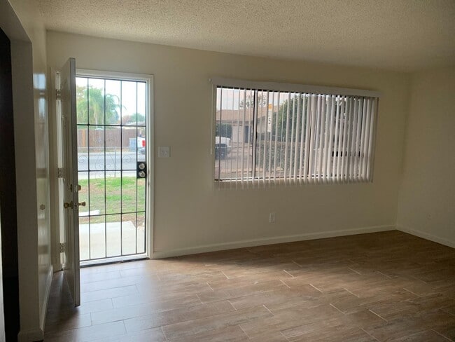 Photo - 220 Douglas St Unidad B