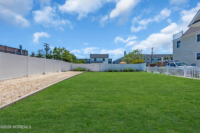 Photo - 101 4th Ave