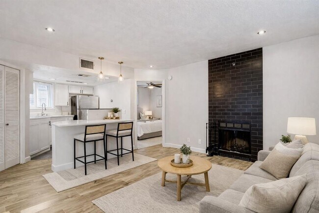 Photo - 1500 Woodlawn Blvd Unit 105