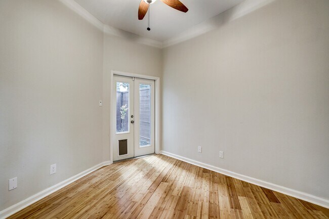 Photo - 2613 Waugh Dr