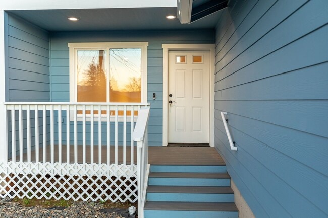 Photo - Brand new 3 bedroom 2 bath Sutherlin duplex