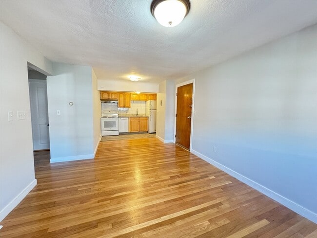 Building Photo - 11 Commonwealth Ct Unit 9 Rental
