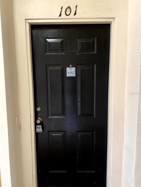 Building Photo - 6451 Old Park Ln Unit 101