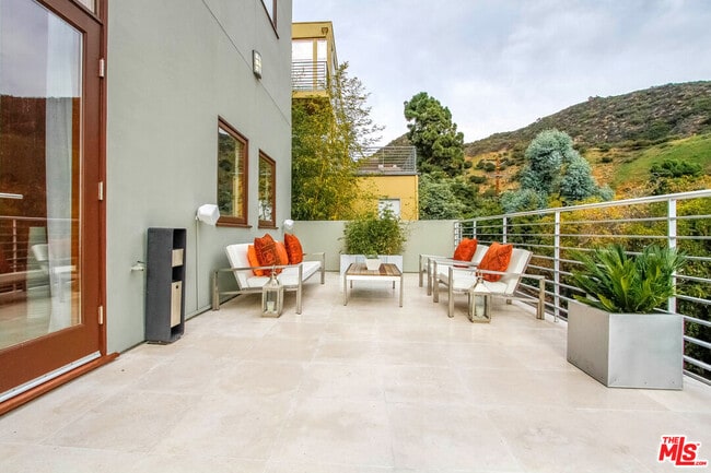 Photo - 1929 N Curson Ave