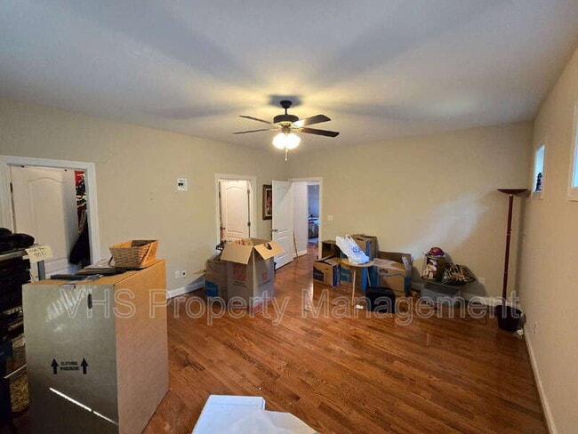 Photo - 2400 Lakeview Pkwy