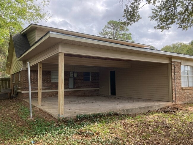 Photo - 9260 Blom Blvd