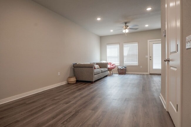 642 N Littleleaf Ter