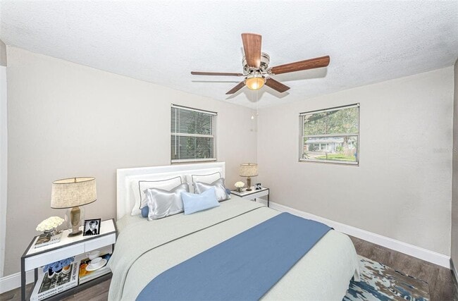 Photo - 705 3rd Ave NE