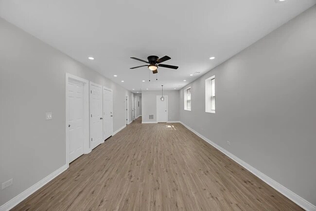 Building Photo - 6807 S Paulina St Unit 2