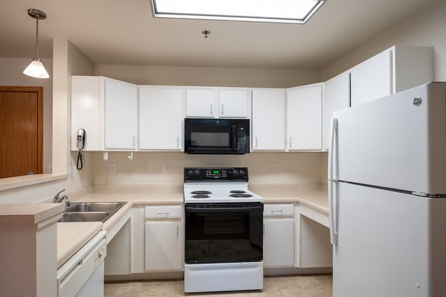 Photo - Washington Court Apartments