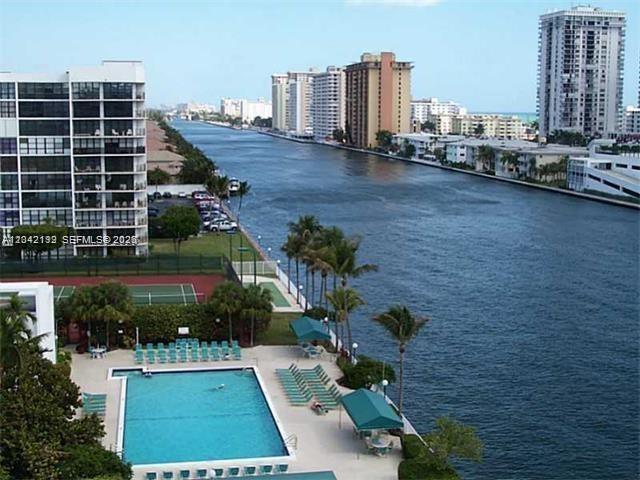 Photo - 800 Parkview Dr Unit 1018