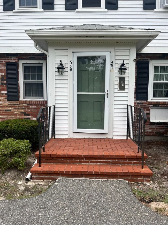 Building Photo - Fully updated 2Bd / 2Br Bassett Pond Condo...