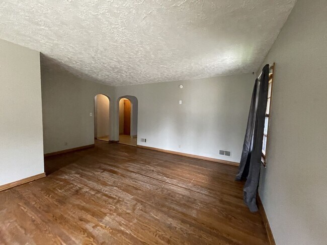 Photo - 5015 Marinda St