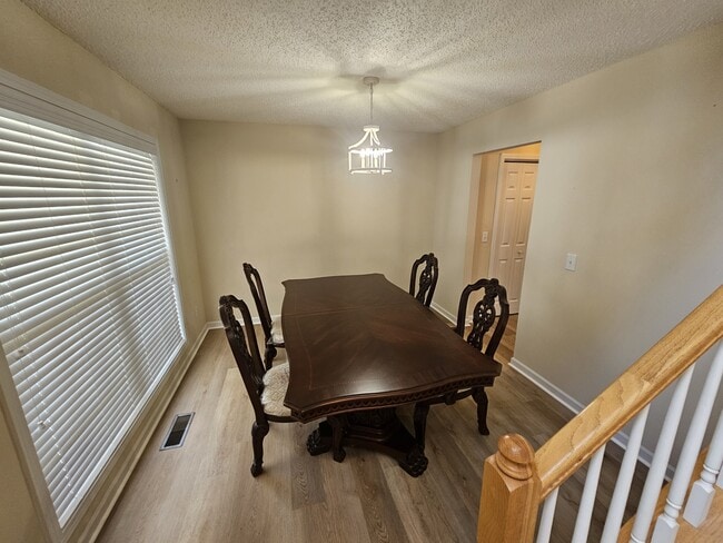 Photo - 207 Hope Creek Dr