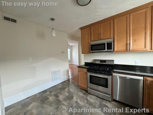 Photo - 65 Conwell Ave Unit #3