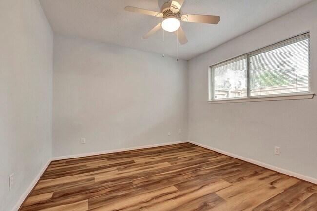 Photo - 17 Wishbonebush Rd