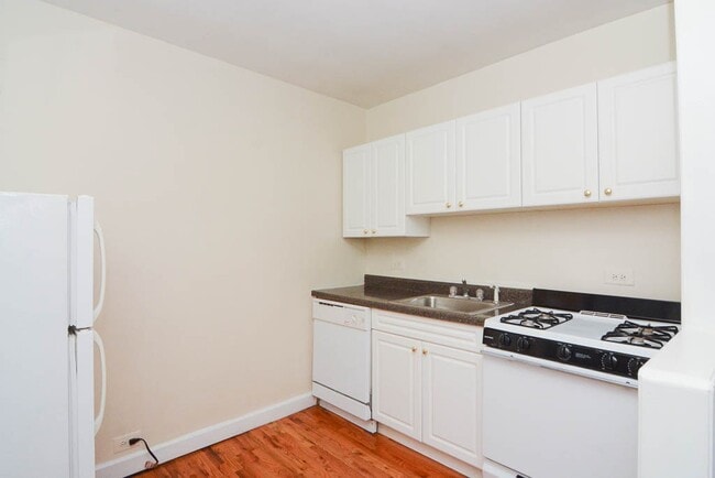 Photo - 1314 N Dearborn St Unit 506