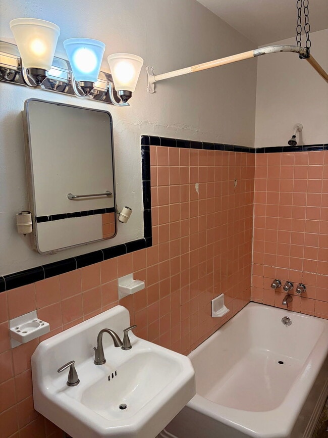 Photo - 446 N Duke St Unit 2r