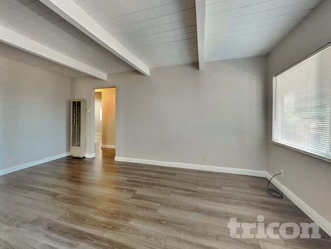 Photo - 500 Shaddick Dr