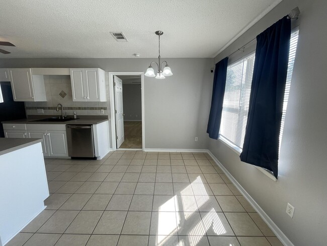 Photo - 219 Lustan Dr