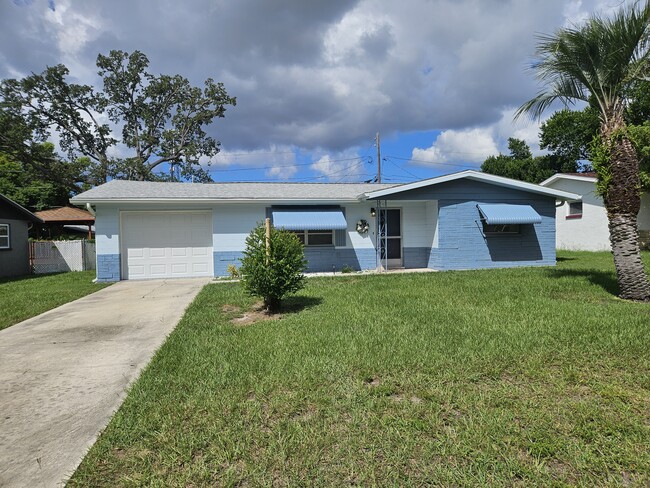 Building Photo - 5023 Overlook Dr Rental