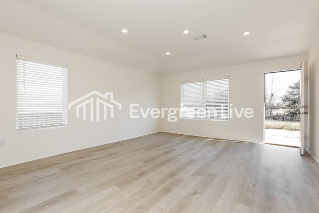 Photo - 24 Sourdough Crk Ln