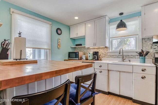 Photo - 127 Lawrence Ave