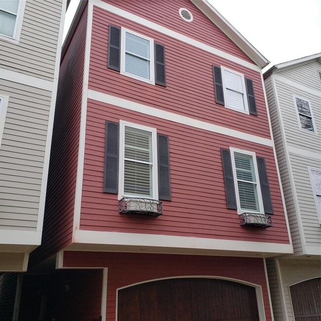 Building Photo - 916 Lawrence St