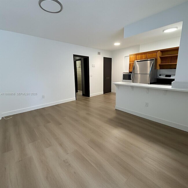 Photo - 785 NW 96th St Unidad 785