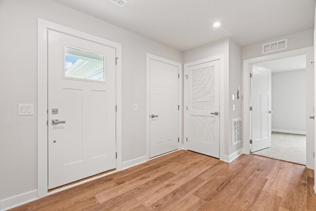 Photo - Beautiful White House Home | Granite Counters, Gas Range & One-Level Living