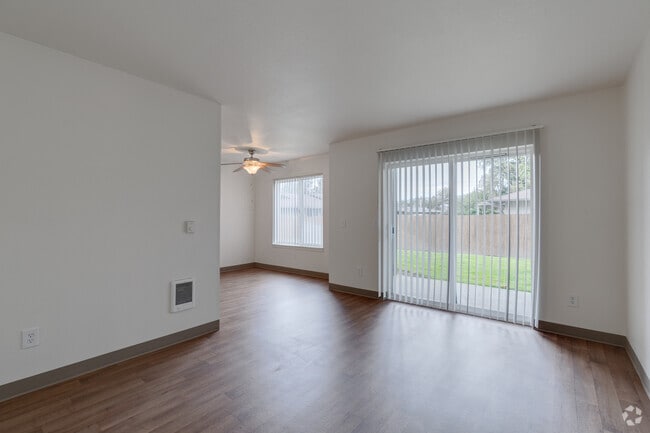 1BR, 1BA ADA - 740SF - Living Room - Jefferson Place Apartments