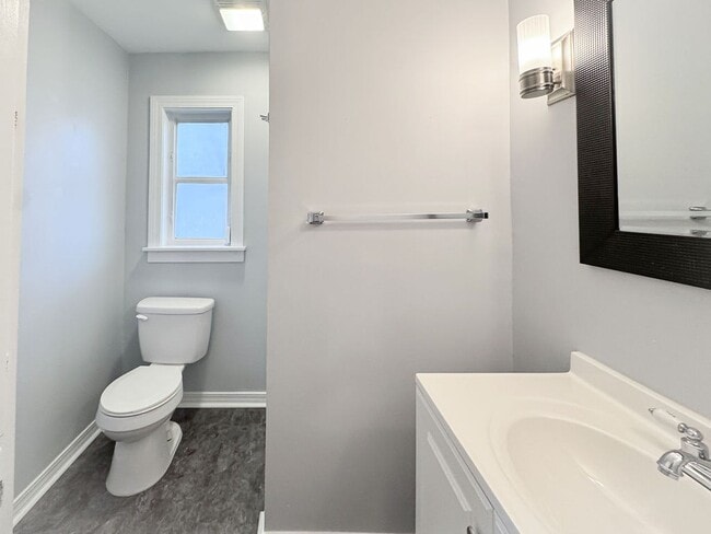 Photo - 2054 Emogene St