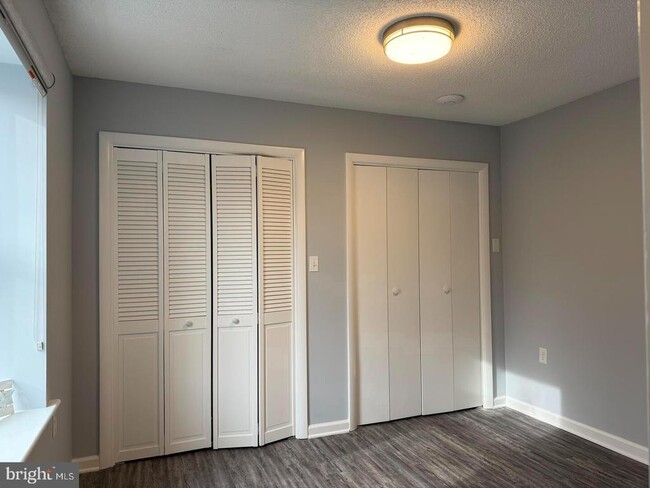 Building Photo - 353 Savannah Rd Unit 1