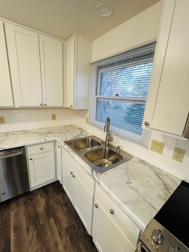 Photo - Beautifully updated 3 bedroom 2 bath duplex